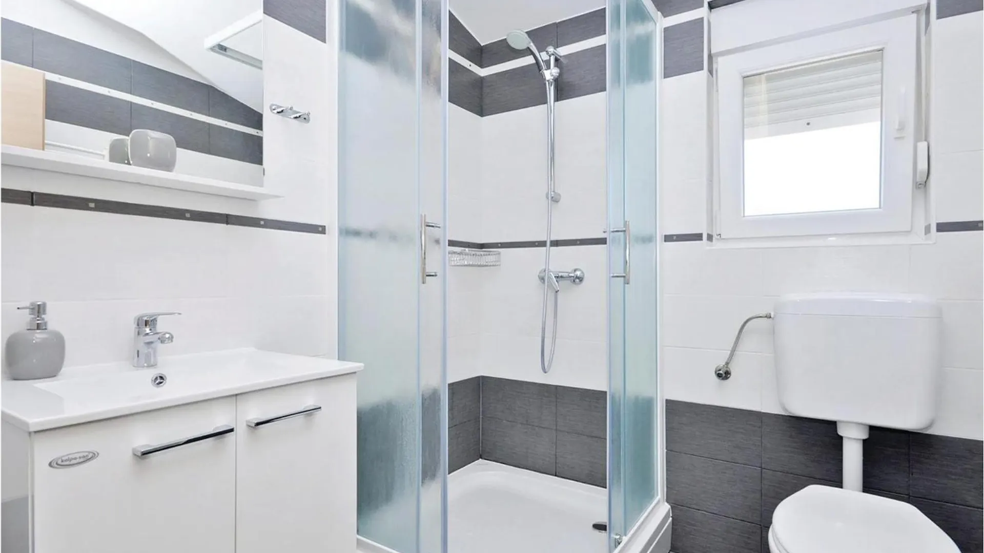 1 Bedroom Cozy Apartment In Bibinje
