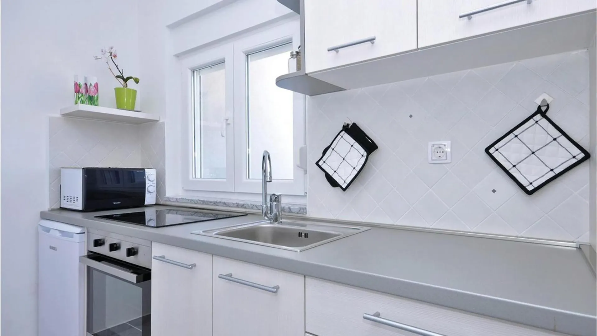 1 Bedroom Cozy Apartment In Bibinje